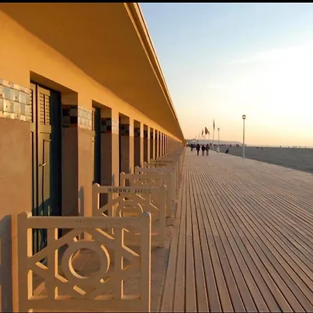 Le Loft Bleu - Les Petites Planches Lägenhet